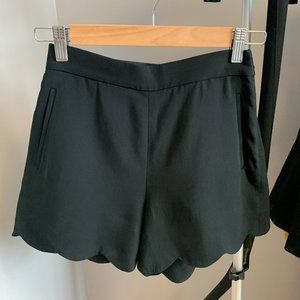 Aritzia Wilfred Arbre short with scalloped trim